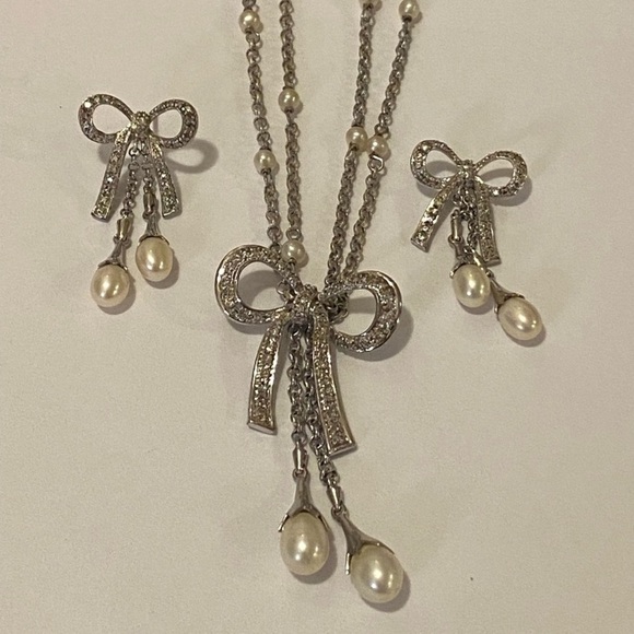 925 SILVER SET RIBBON BOW DROP NECKLACE & EARRINGS with DIAMONDS & PEARL ACCENTS - Picture 12 of 12